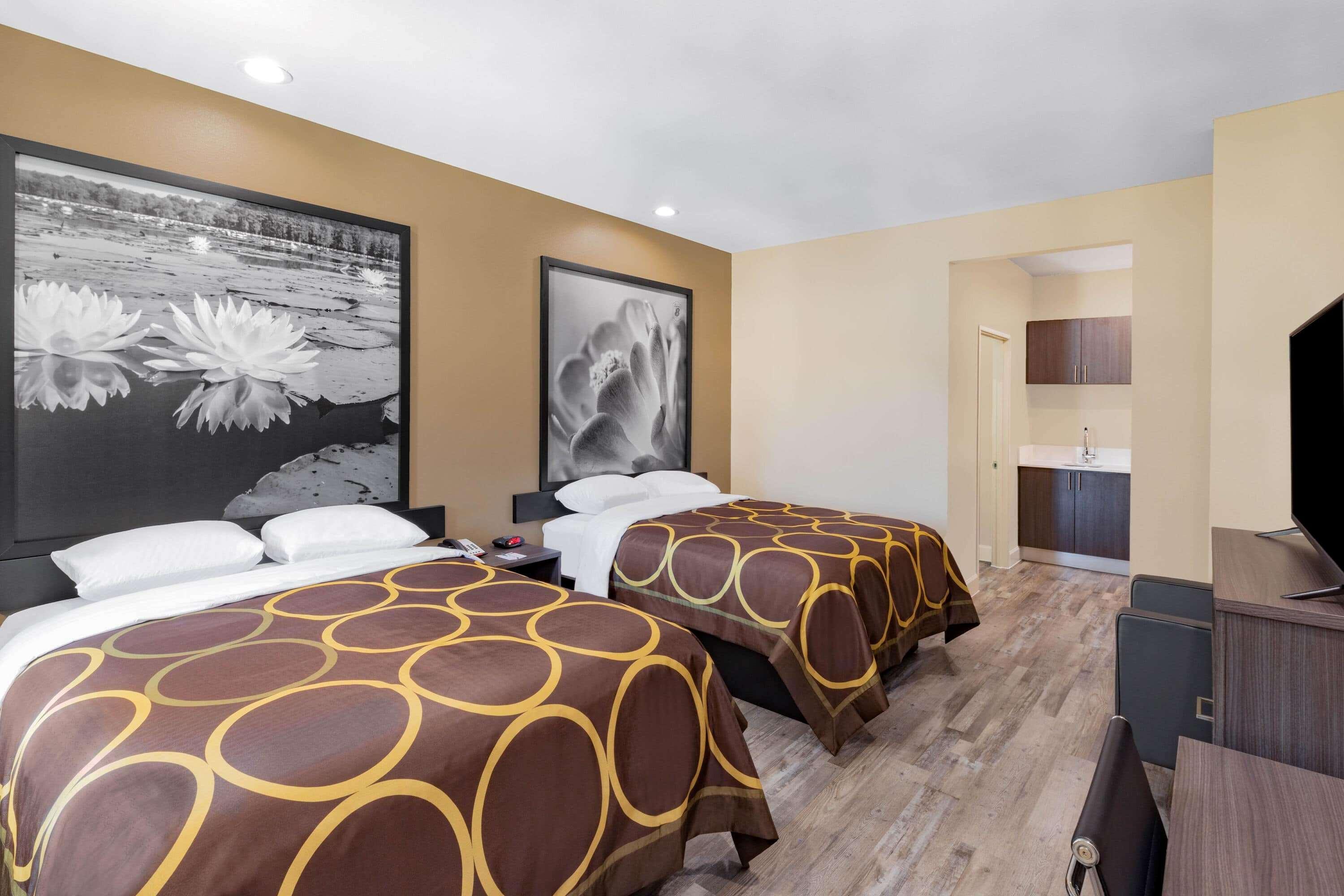 Super 8 By Wyndham Houston Nw Beltway 8-West Rd Hotell Exteriör bild