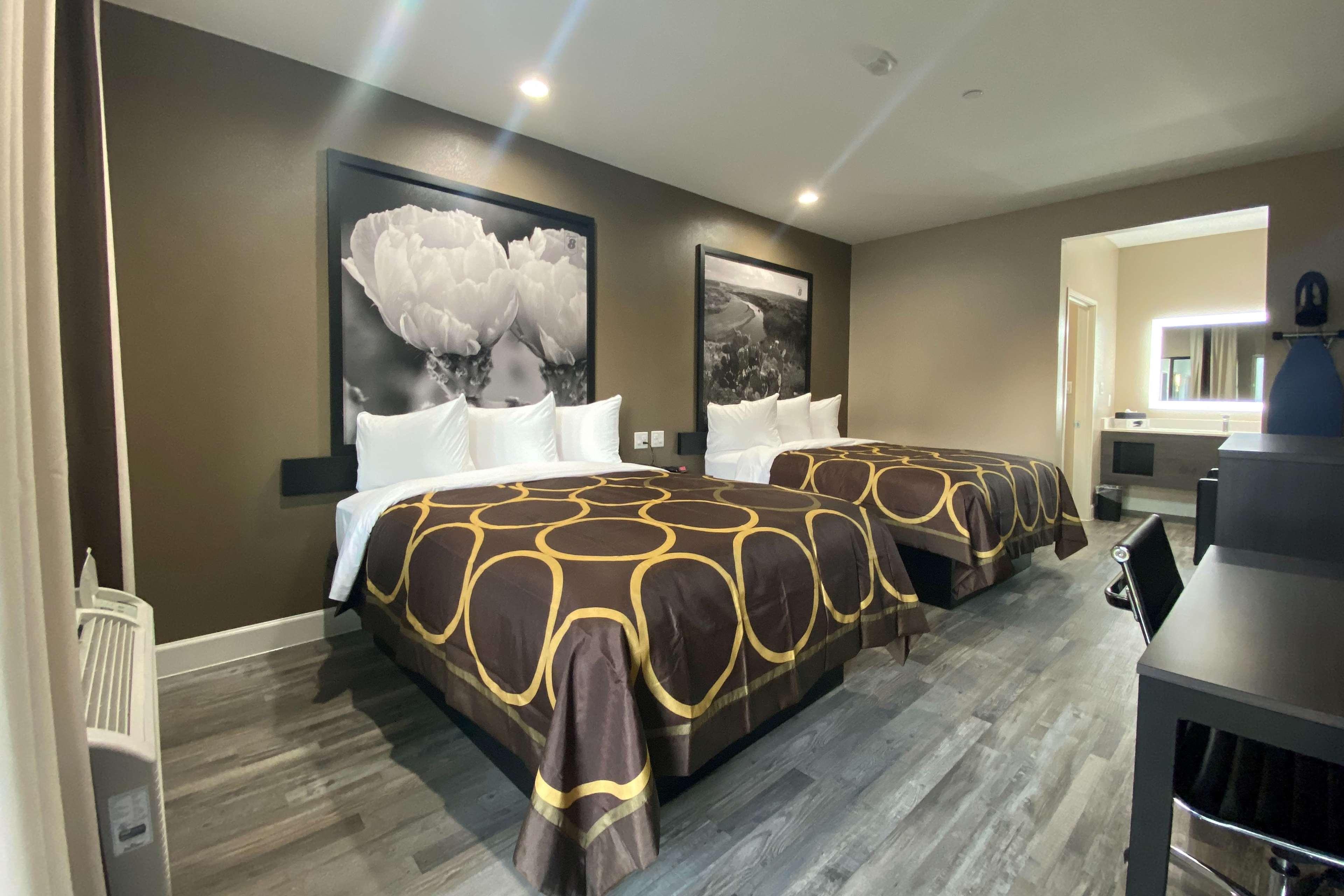 Super 8 By Wyndham Houston Nw Beltway 8-West Rd Hotell Jersey Village Exteriör bild
