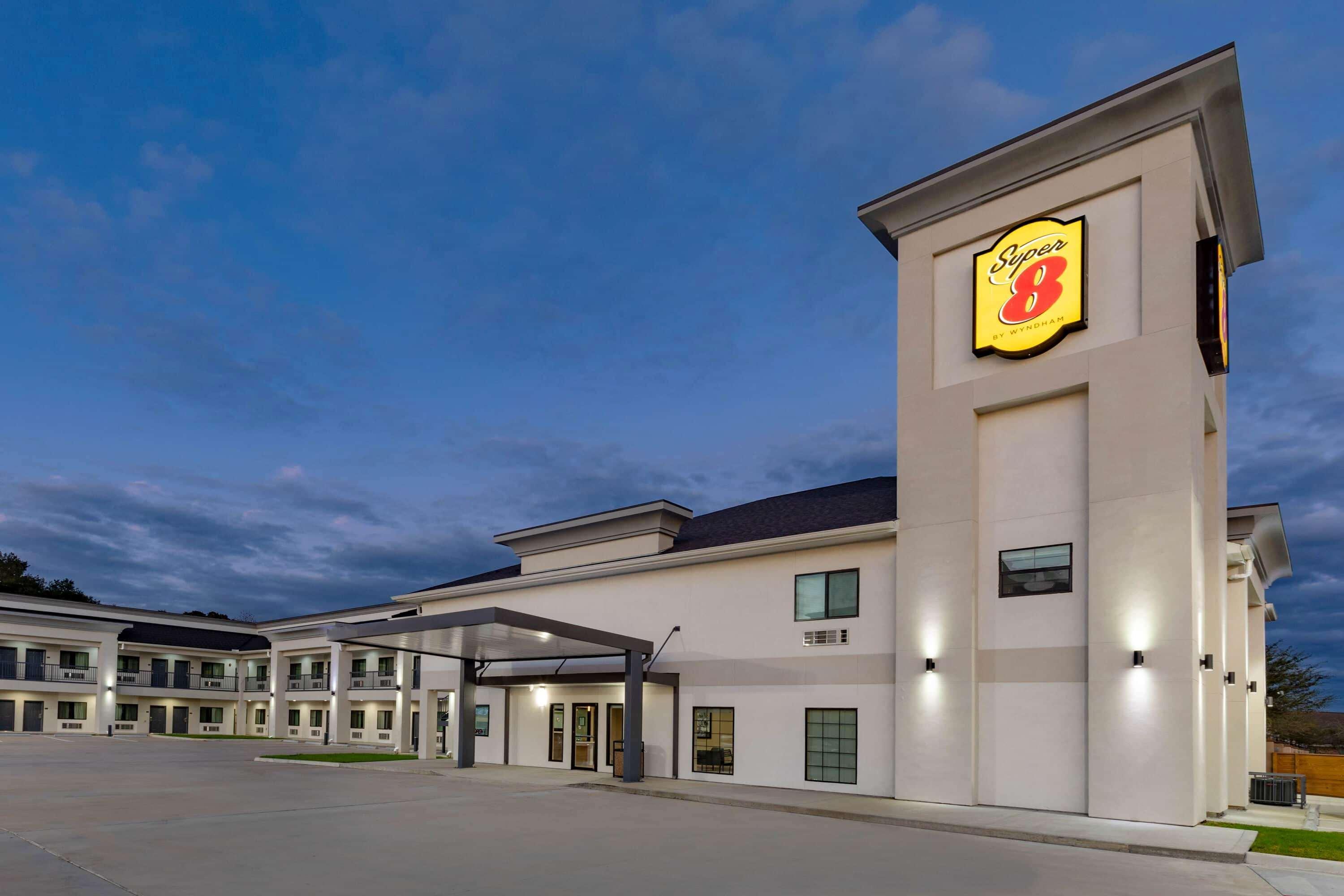 Super 8 By Wyndham Houston Nw Beltway 8-West Rd Hotell Exteriör bild